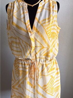 GAP White and Yellow Sleeveless Drawstring Waist Dress